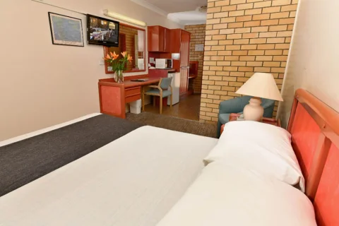 View of Burke & Wills Motor Inn